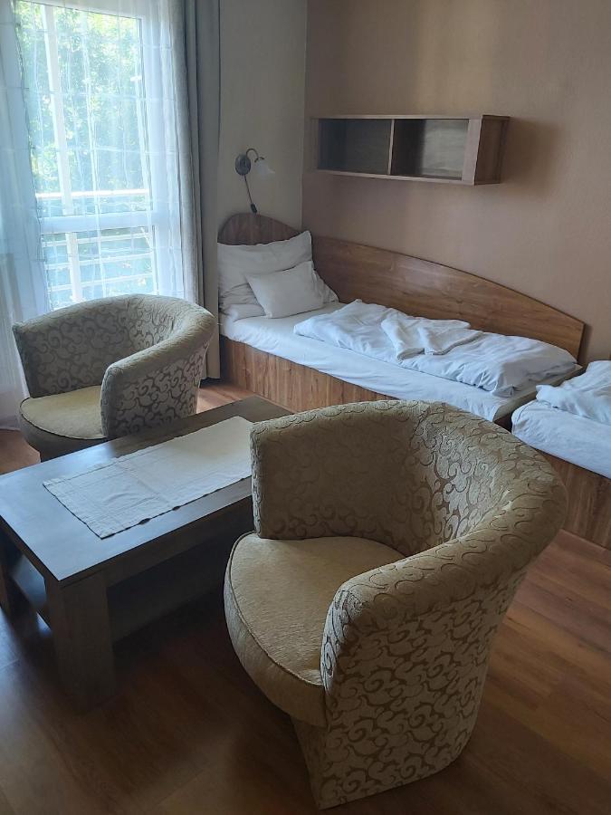 Solar Club Apartman Sopron Buitenkant foto