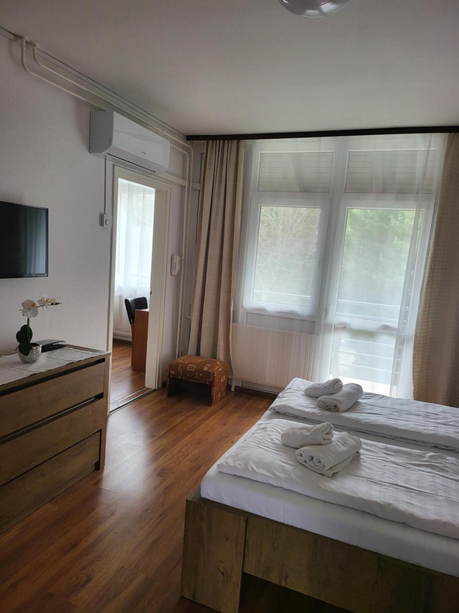 Solar Club Apartman Sopron Buitenkant foto