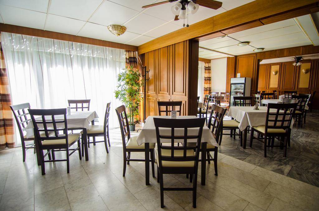 Solar Club Apartman Sopron Buitenkant foto